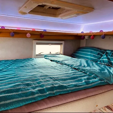 Mercedes-benz Ahorn Camper Campingplads
